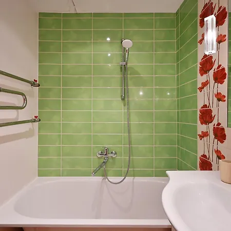 Quiet Next To Old דירה *